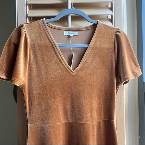 NWT Madewell Velvet V-Neck Flutter-Sleeve Dress - Picture 5 of 7